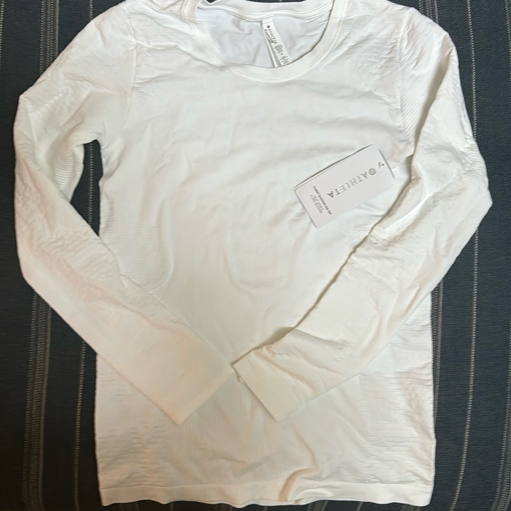Long sleeve new Athleta top